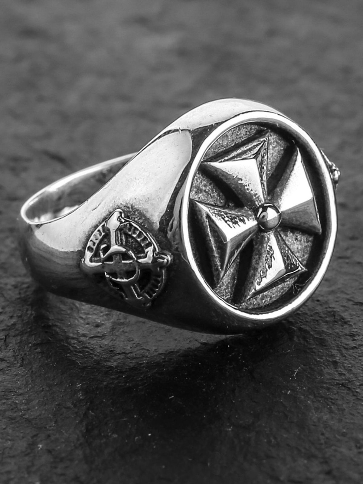 킹크로치(KING KROACH) BLACK KROSS ALPHA OMEGA RING