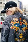 494392