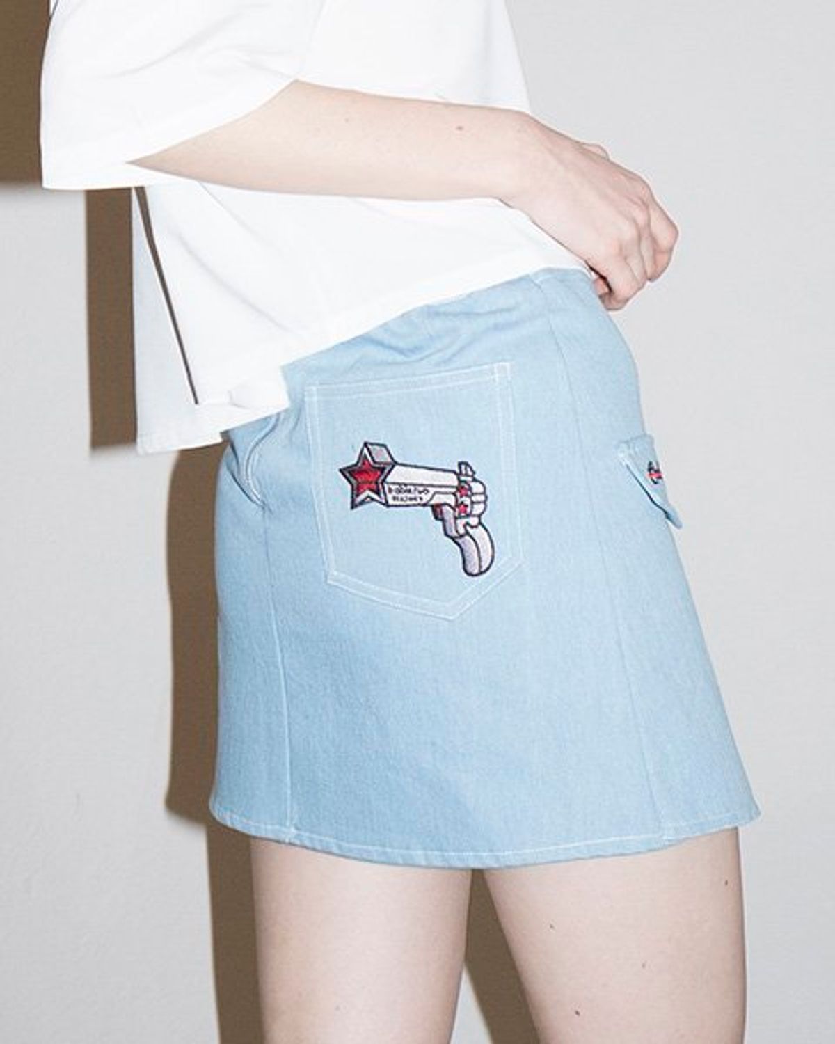 비에이블투(B ABLE TWO) Ring Belt Unbalance Denim Skirt (BLUE)