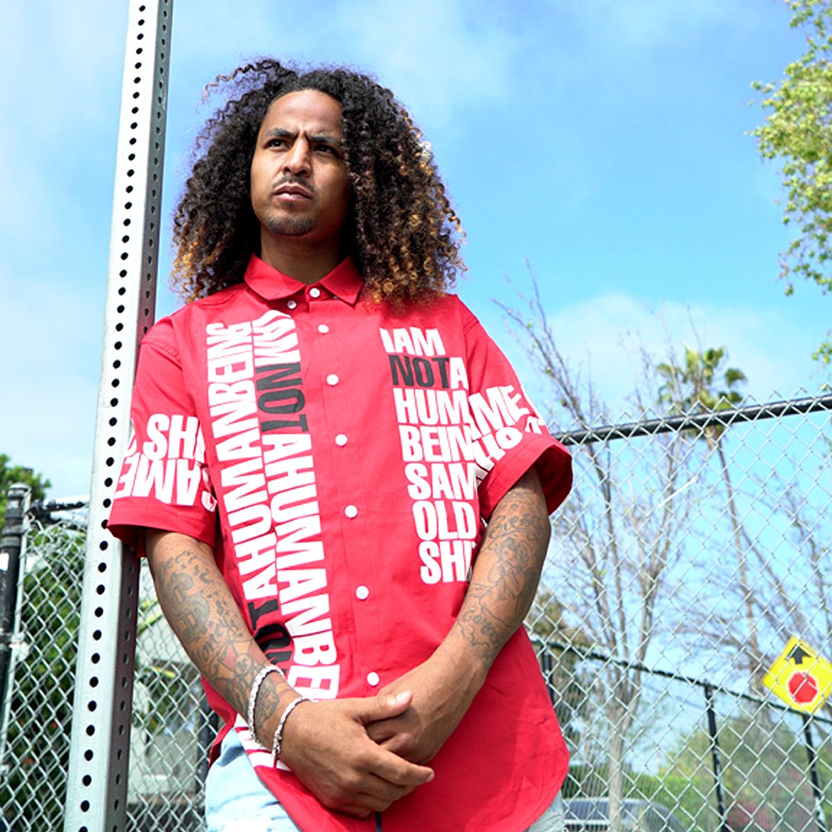 아임낫어휴먼비잉(I AM NOT A HUMAN BEING) But People Love Me Shirts - Red