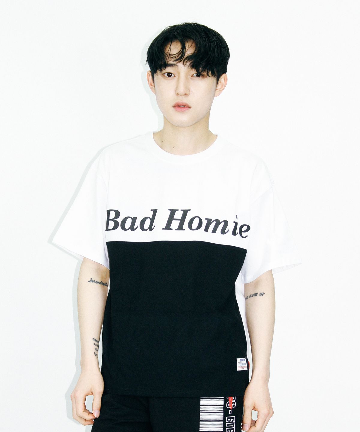 코드아이엠(CODE I'M) 베드호미 티셔츠 블랙