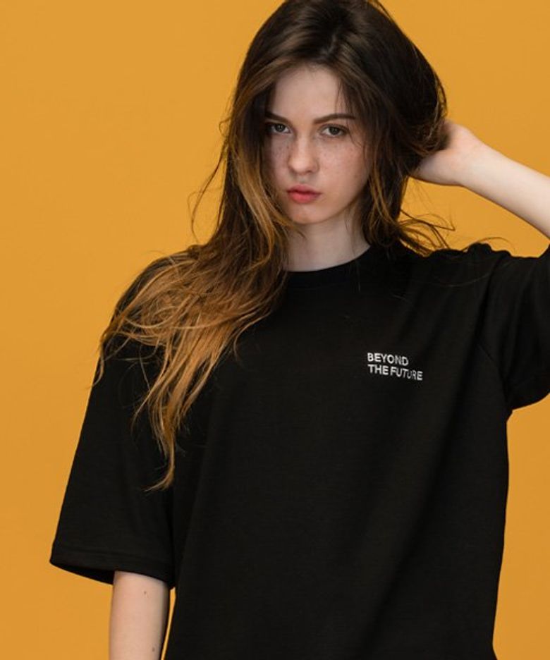 [UNISEX] 비욘드 레터링 특양면 반팔티(블랙)