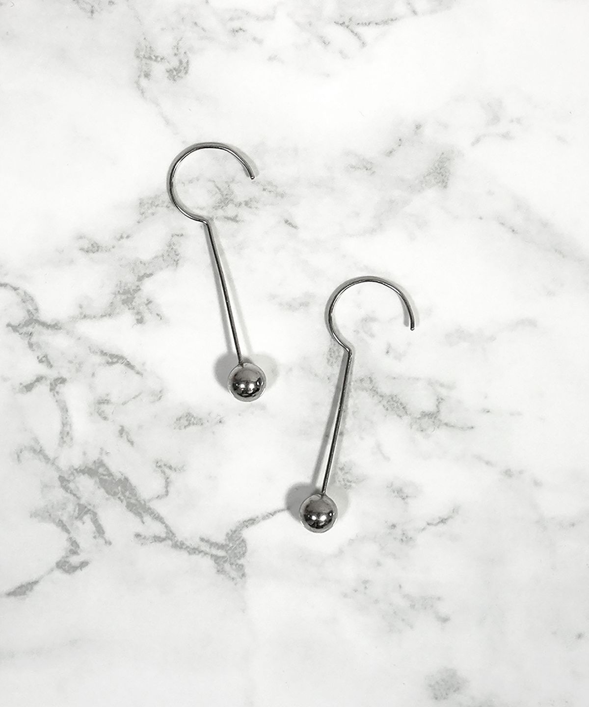 원이너프(ONE ENOUGH) Question Mark Earrings