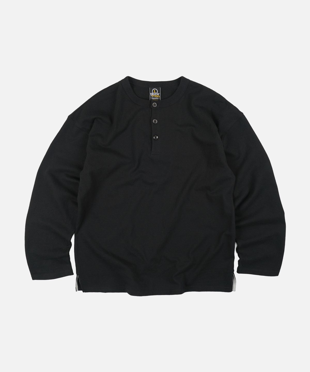 프리즘웍스(FRIZMWORKS) 10S SOLID HENLEY NECK TEE _ BLACK