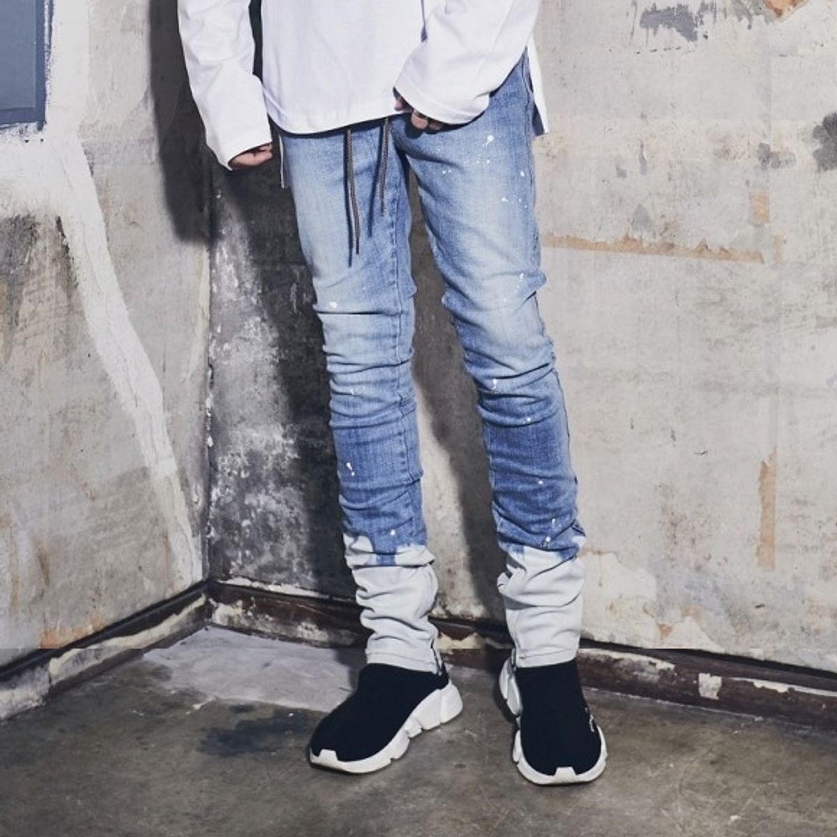라울(LAUL) LAUL PAINTING ZIPPER JOGGER PANTS 라울 페인팅 지퍼 조거팬츠