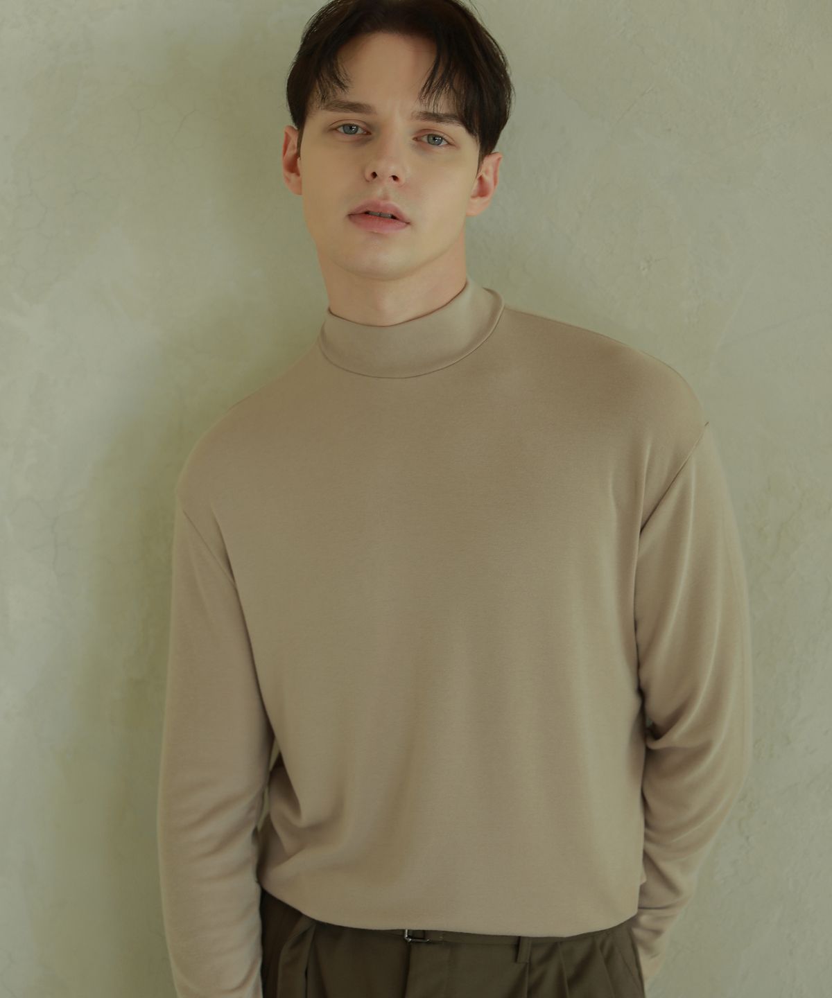 이에스엔(ESN) 하프 폴라 니트 티셔츠 베이지