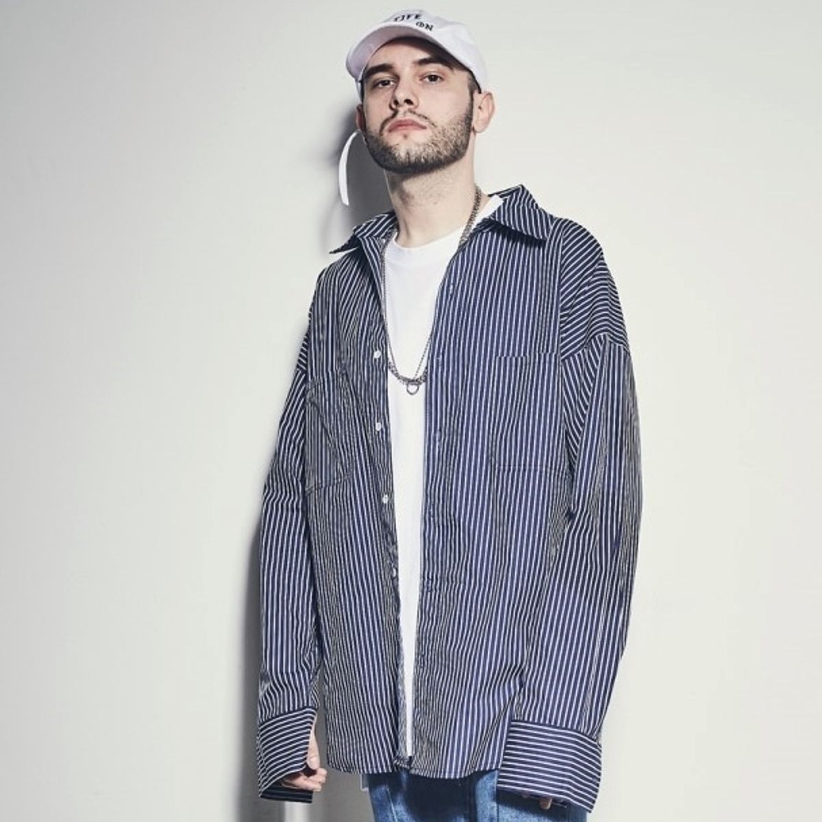 라울(LAUL) LAUL OVER FIT VERTICAL STRIPE SHIRTS NAVY 라울 오버핏 버티컬 스트라이프 셔츠 네이비