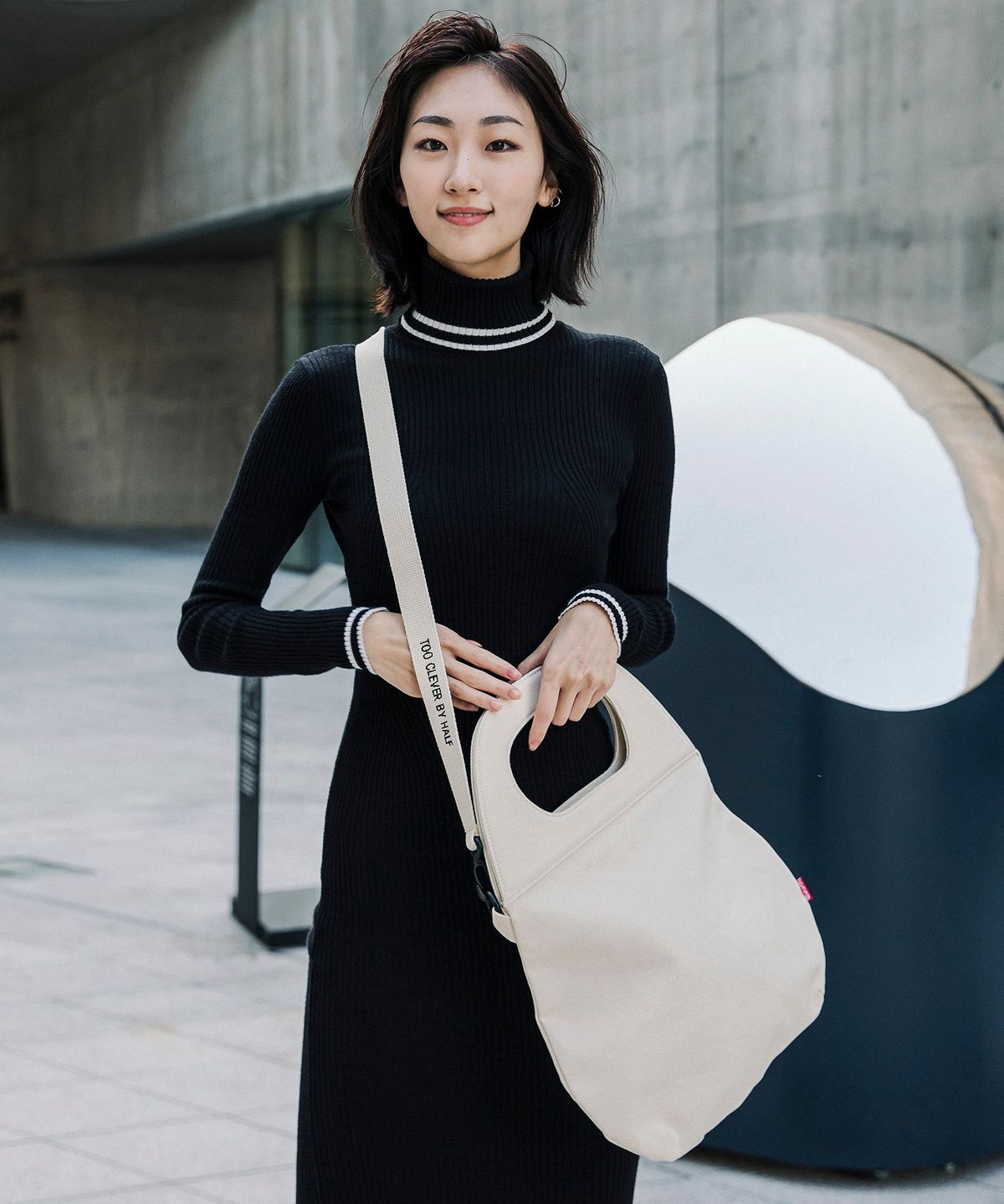 디얼스(THE EARTH) HOBO BAG - ECRU