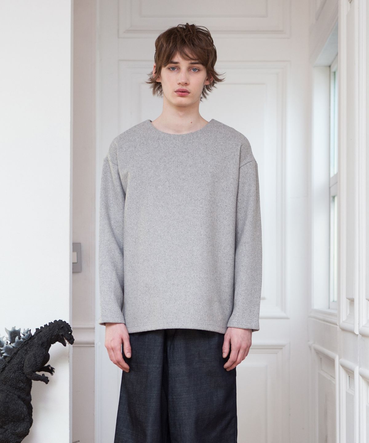 로얄위(THE ROYAL 'WE) WOOL SWEATER GREY