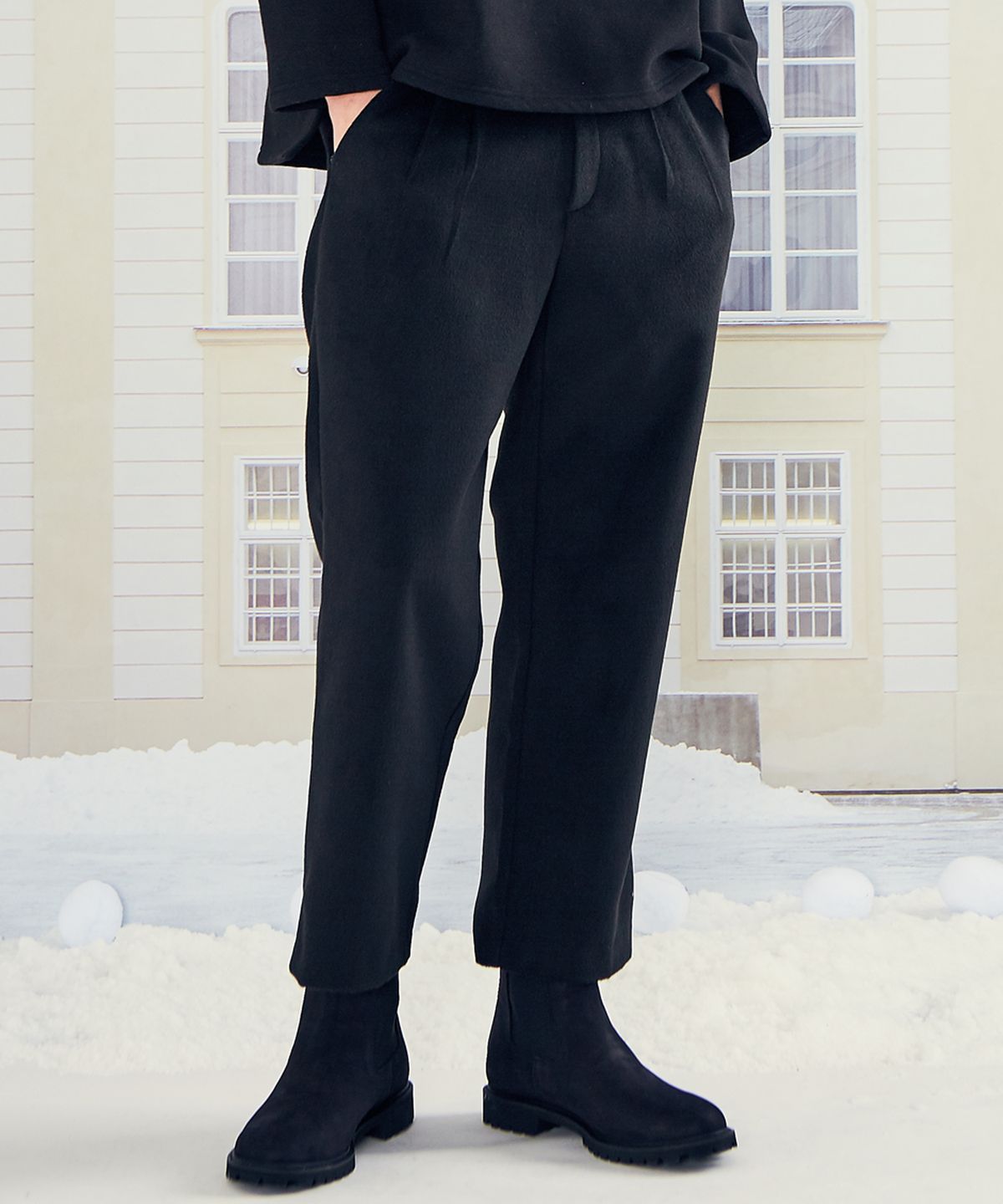러브이즈트루(LUVISTRUE) (UNISEX)LO LOGO SLACKS(BLACK)