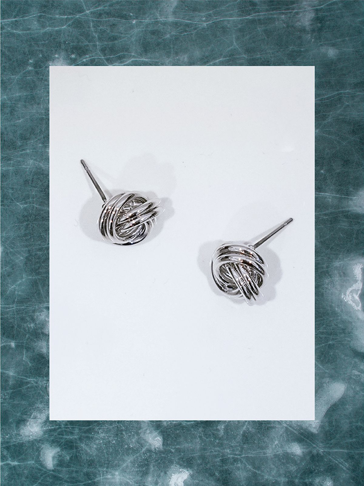 원이너프(ONE ENOUGH) [Holiday Collection] Pretzel Earrings