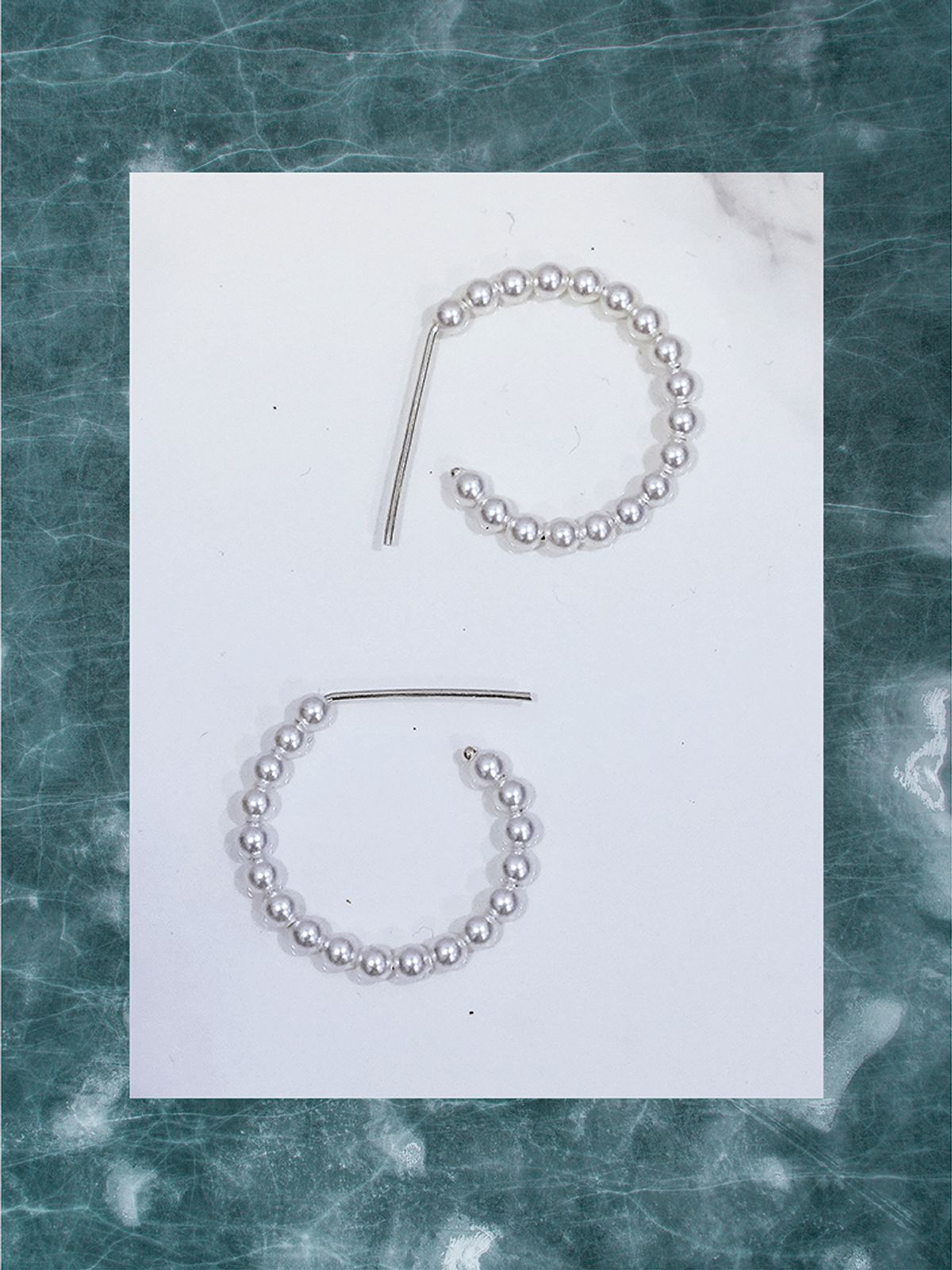 원이너프(ONE ENOUGH) [Holiday Collection] Snowball Earrings