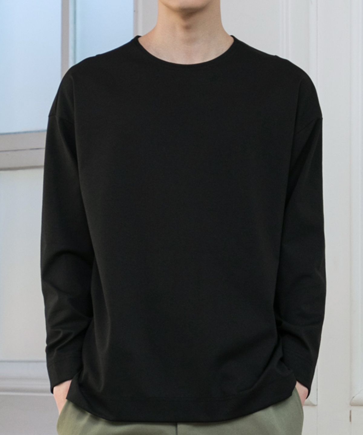 로얄위(THE ROYAL 'WE) SNAP LONG SLEEVE BLACK