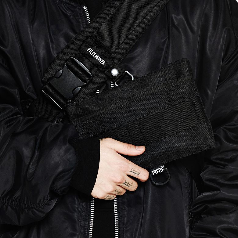 TECHNICAL POUCH (BLACK)