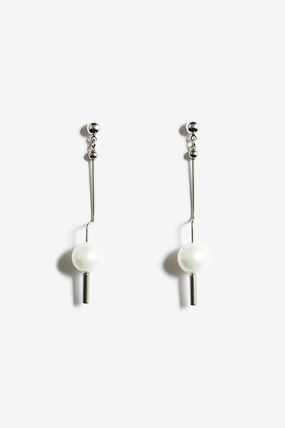 모드곤(MODGONE) 모드곤 Dangling ice pearl earring
