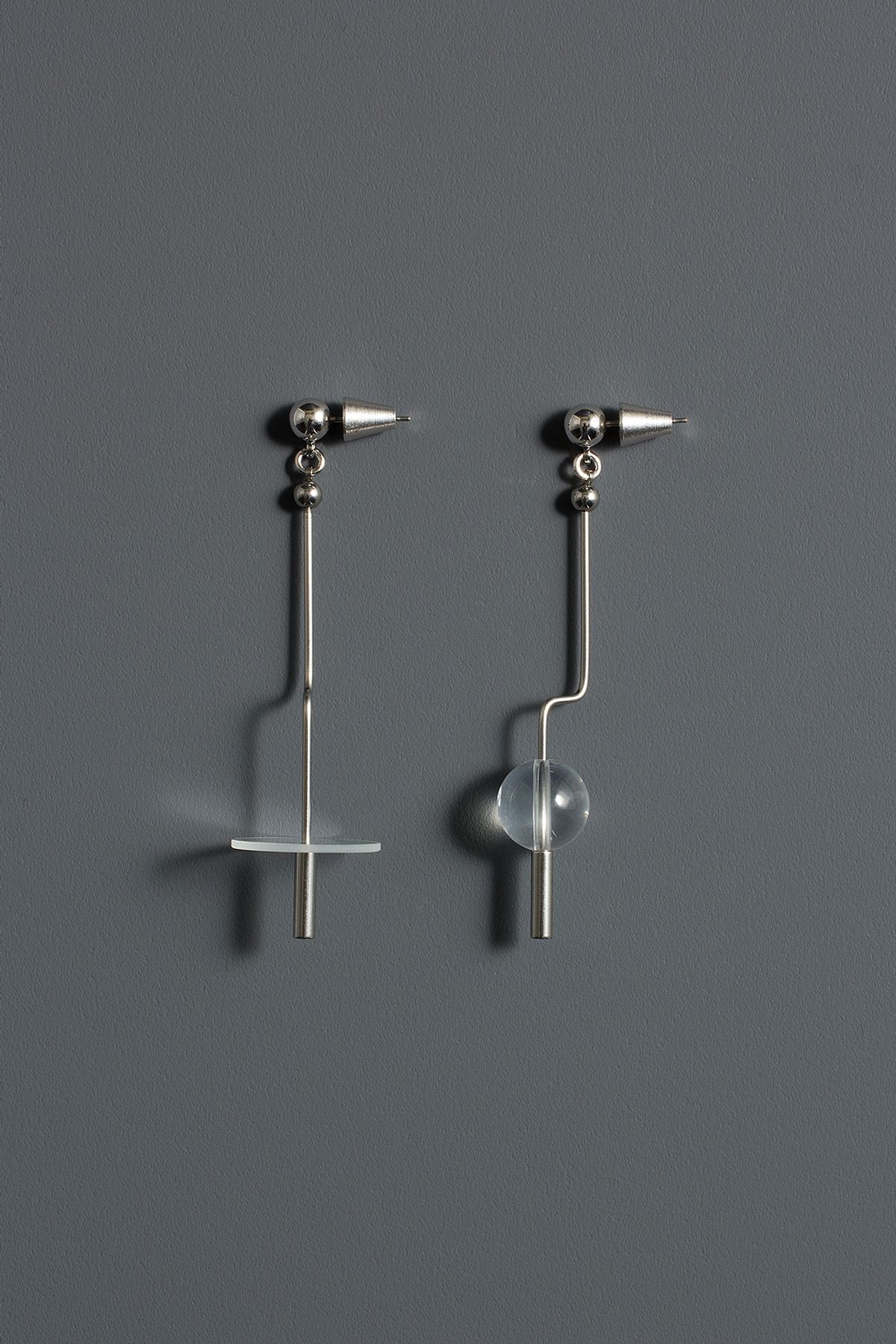 모드곤(MODGONE) 모드곤 Dangling ice ball earring