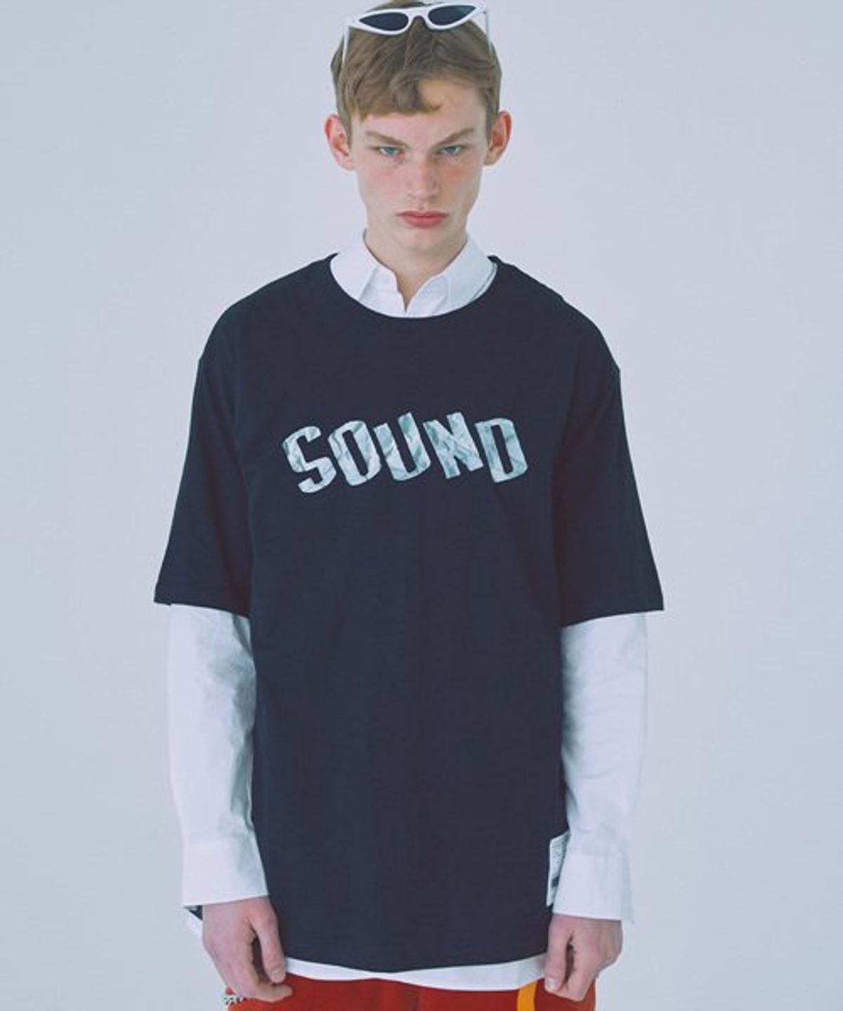 우조(WOOZO) 18 SS 20 사운드 페인팅 반팔티 (black)