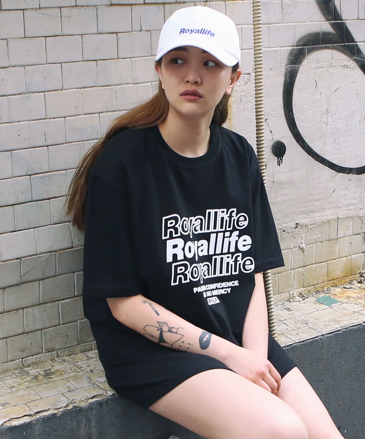 로얄라이프(ROYALLIFE) 멀티 로고 오버핏 반팔티 (RL229 MULTI LOGO TEE) BLACK
