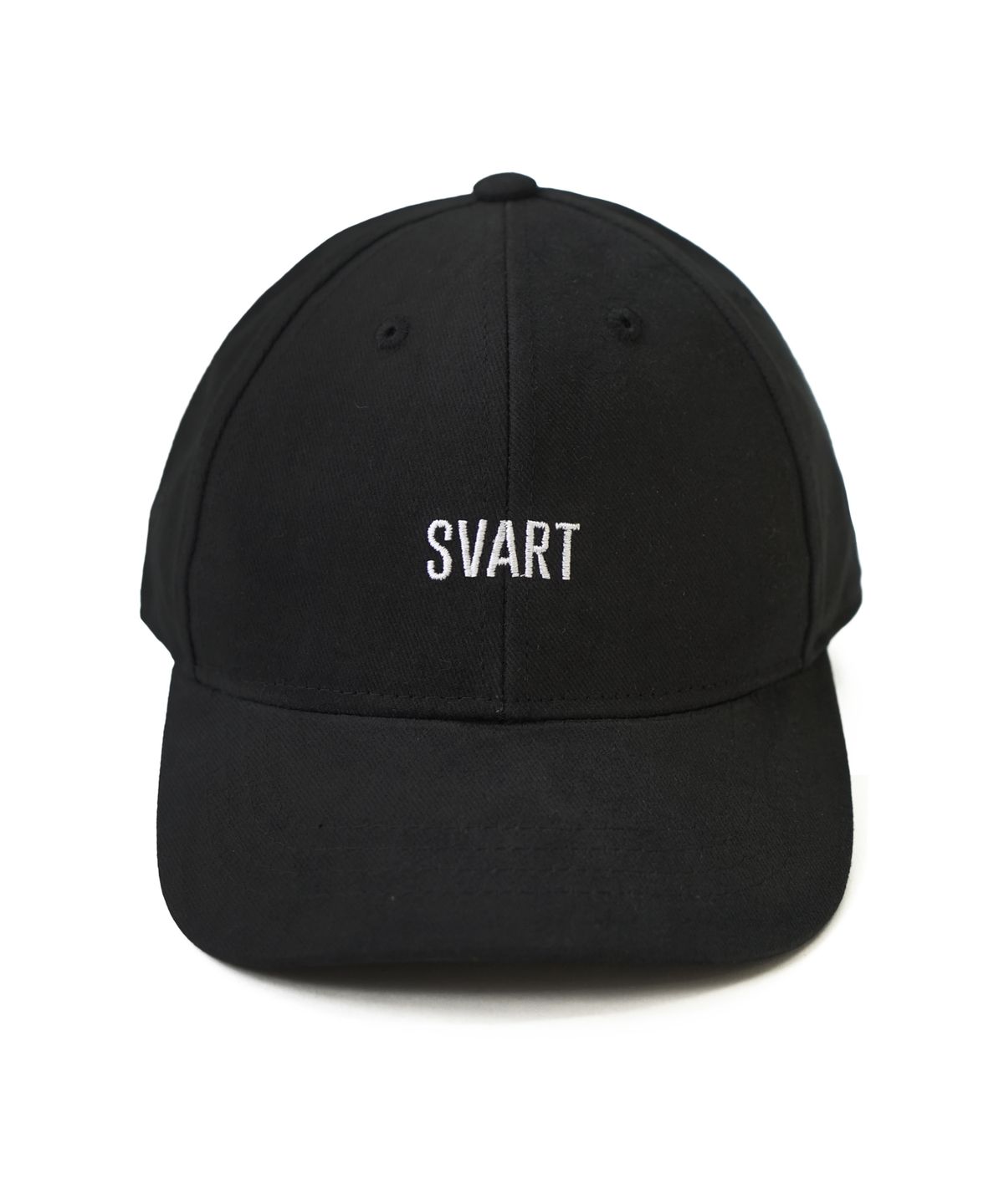 트라비스(TRAVS) SVART LOGO CAP - BLACK/WHITE