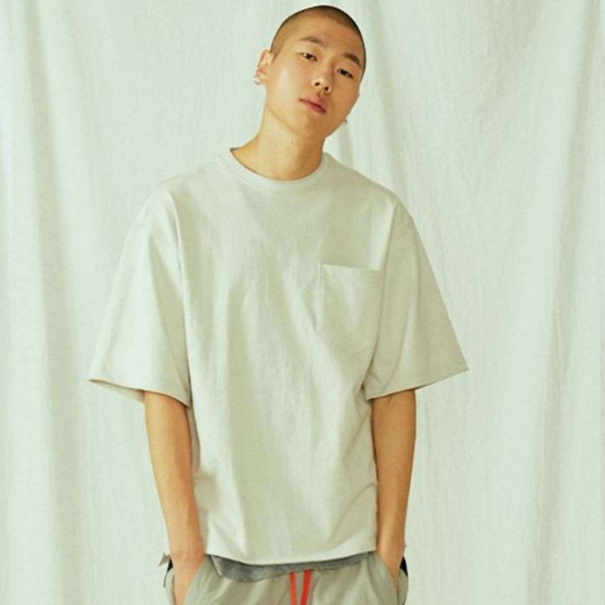 블레디션(BLEDITION) 베이직 포켓 오버핏 티셔츠 그레이