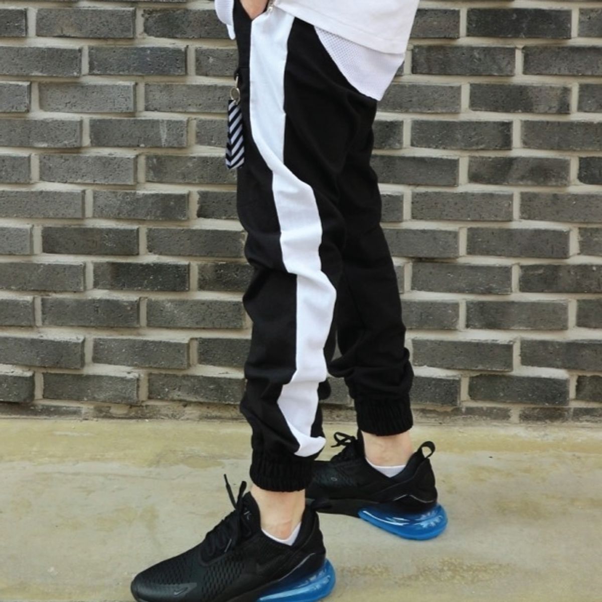 라울(LAUL) SIDE LINE LINEN JOGGER PANTS BLACK 사이드라인 린넨 조거팬츠 블랙