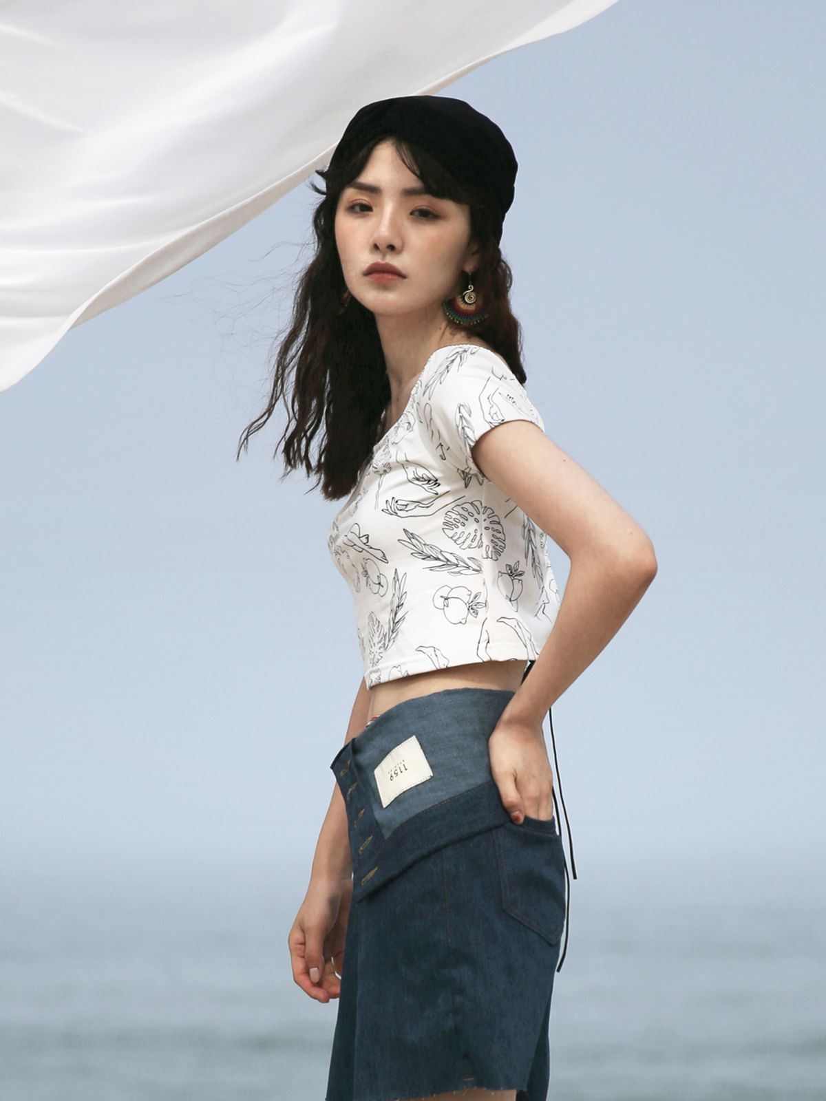 일일오구스튜디오(1159STUDIO) MH6 OFFSHOULDER SLIT TOP_WH