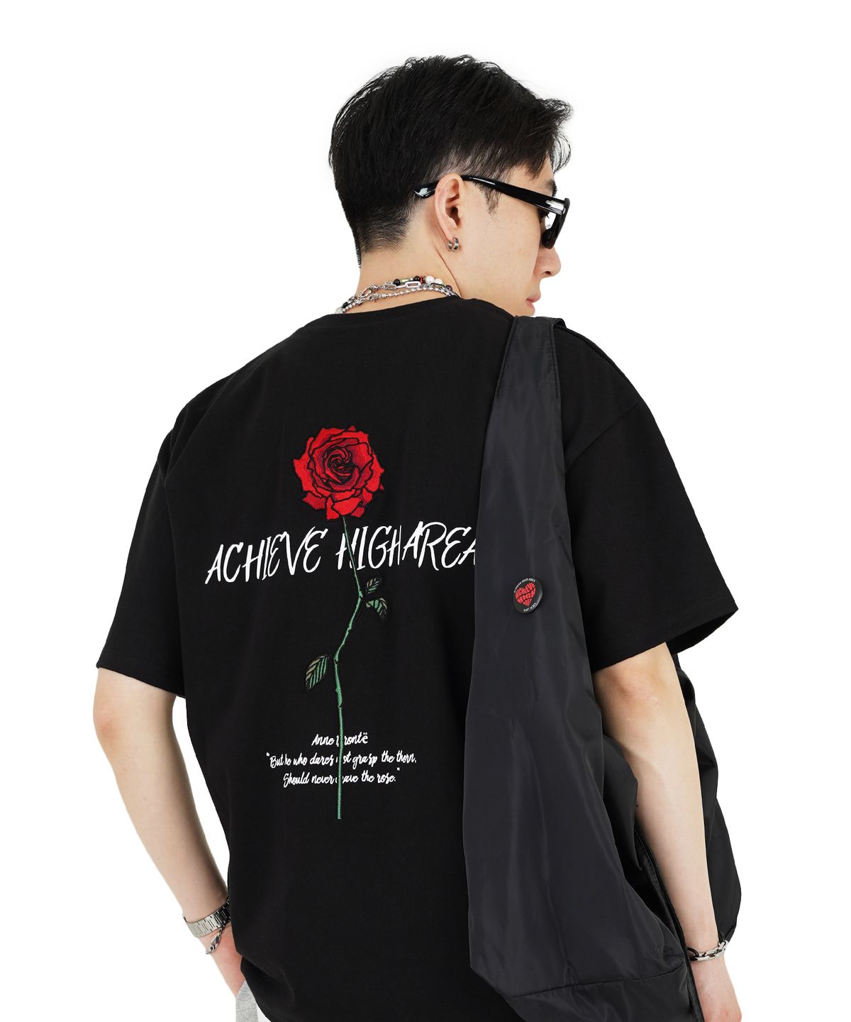 아차(ACHA) 뉴 장미 자수 반팔 _ 블랙