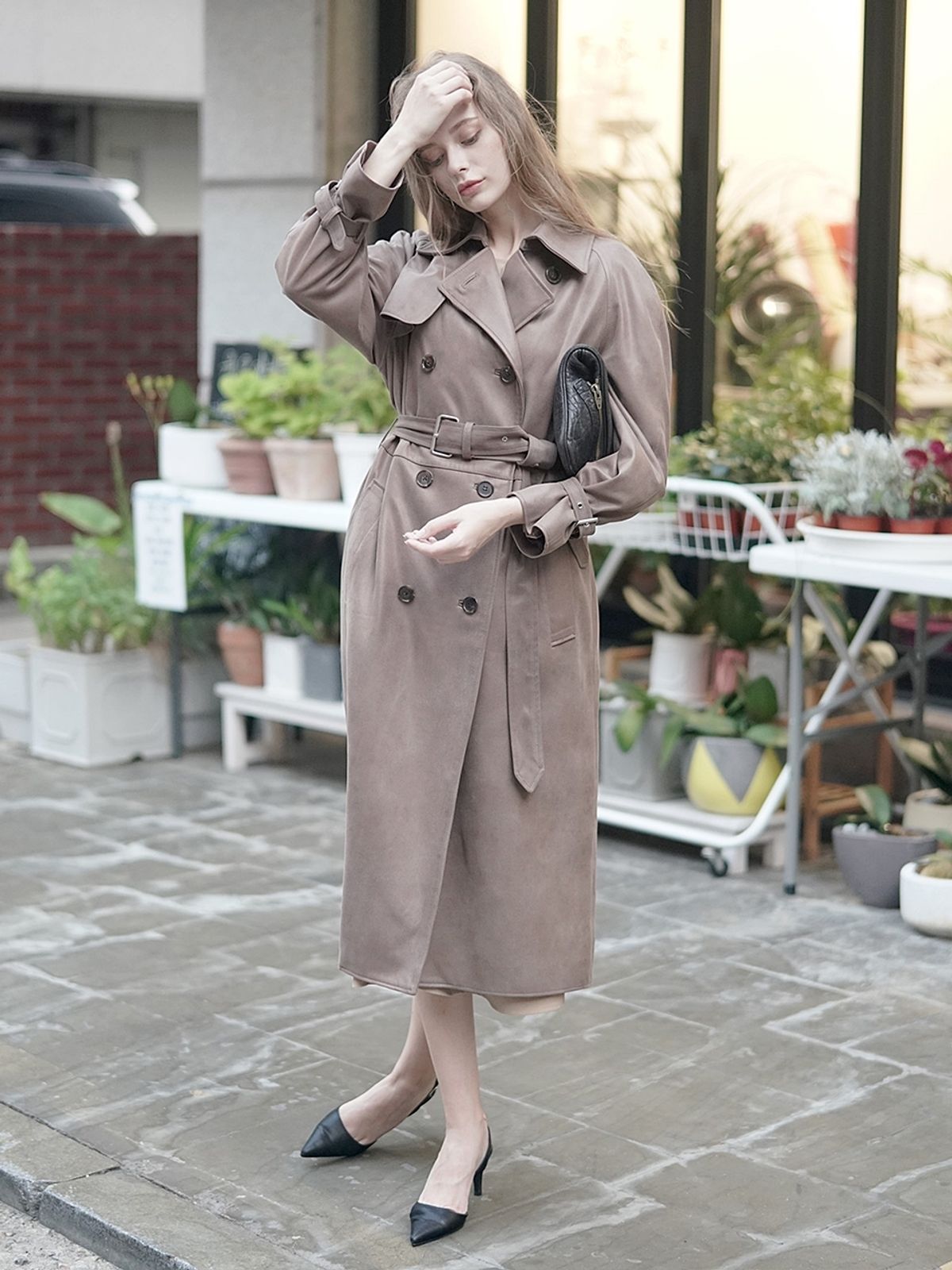 핀블랙(PINBLACK) 스웨이드 더블 트렌치 코트 베이지