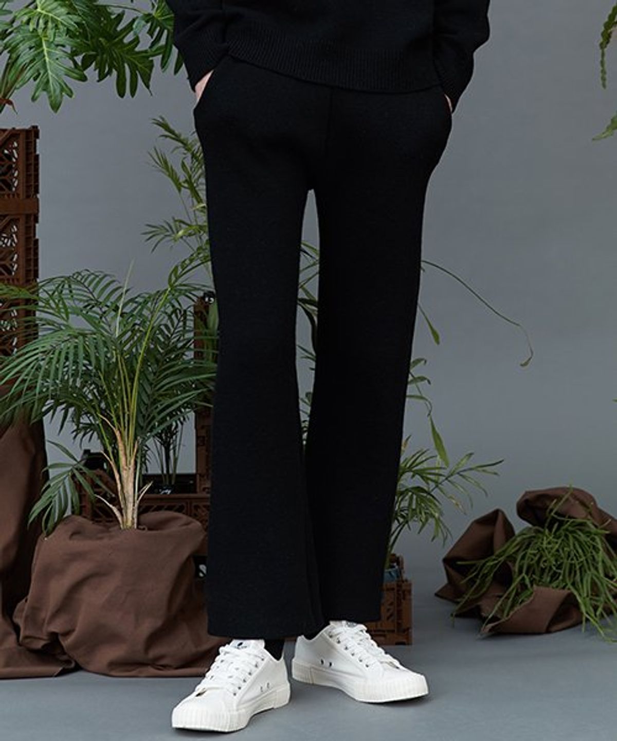 리플레이컨테이너(REPLAY CONTAINER) RC lambs wool knit slacks (black)