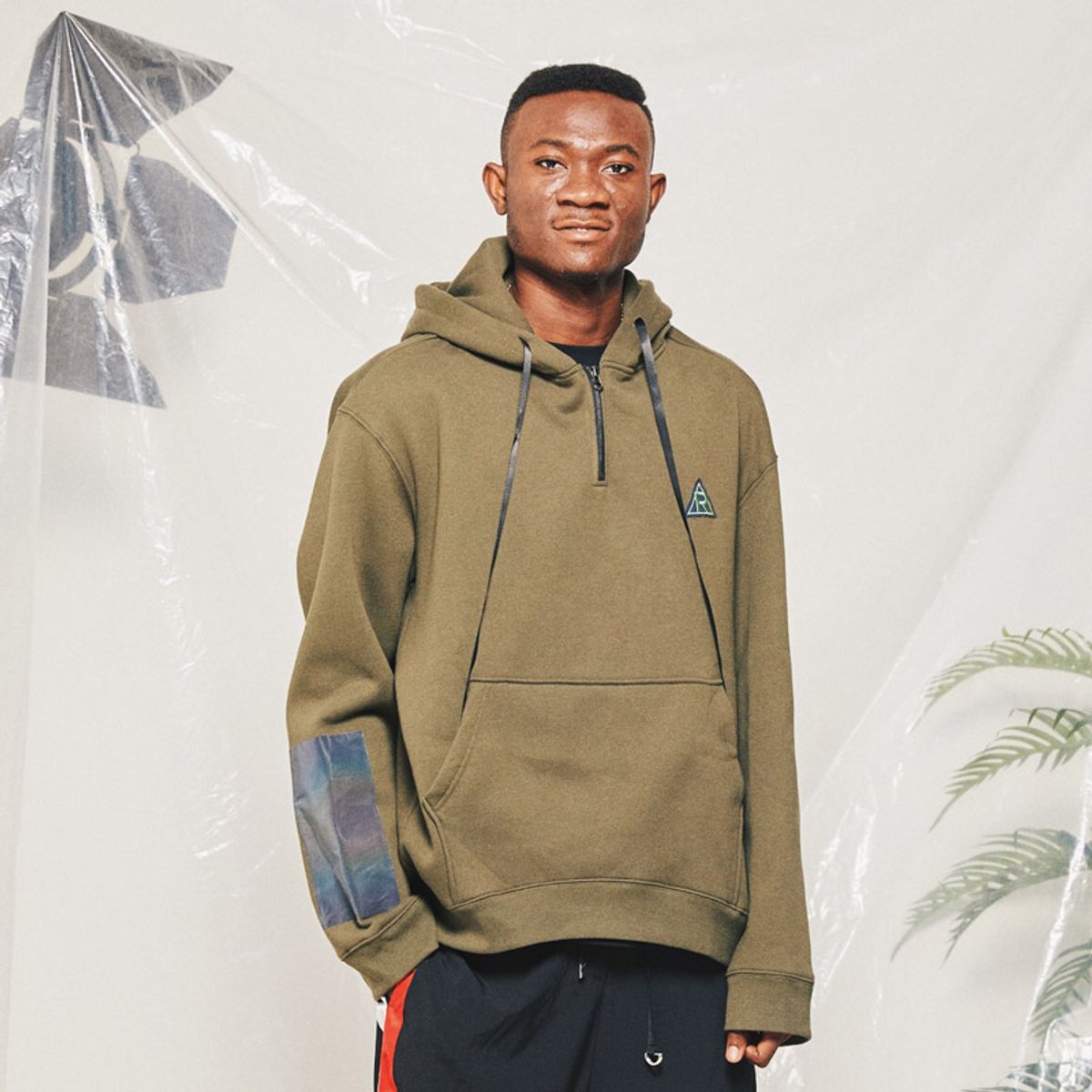 알엔오티(RNOT) R HALF ZIPUP HOODIE
