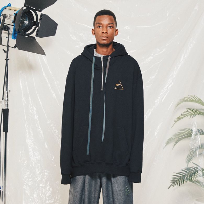 ULTRA HALF ZIPUP HOODIE