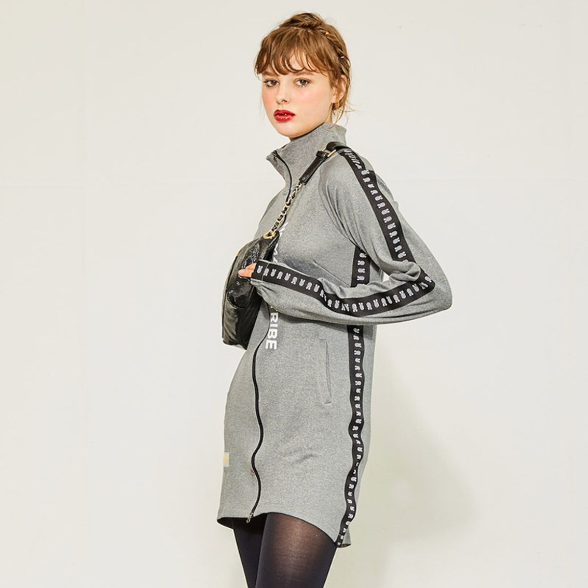 알엔오티(RNOT) SPORTY TRACK ONEPIECE