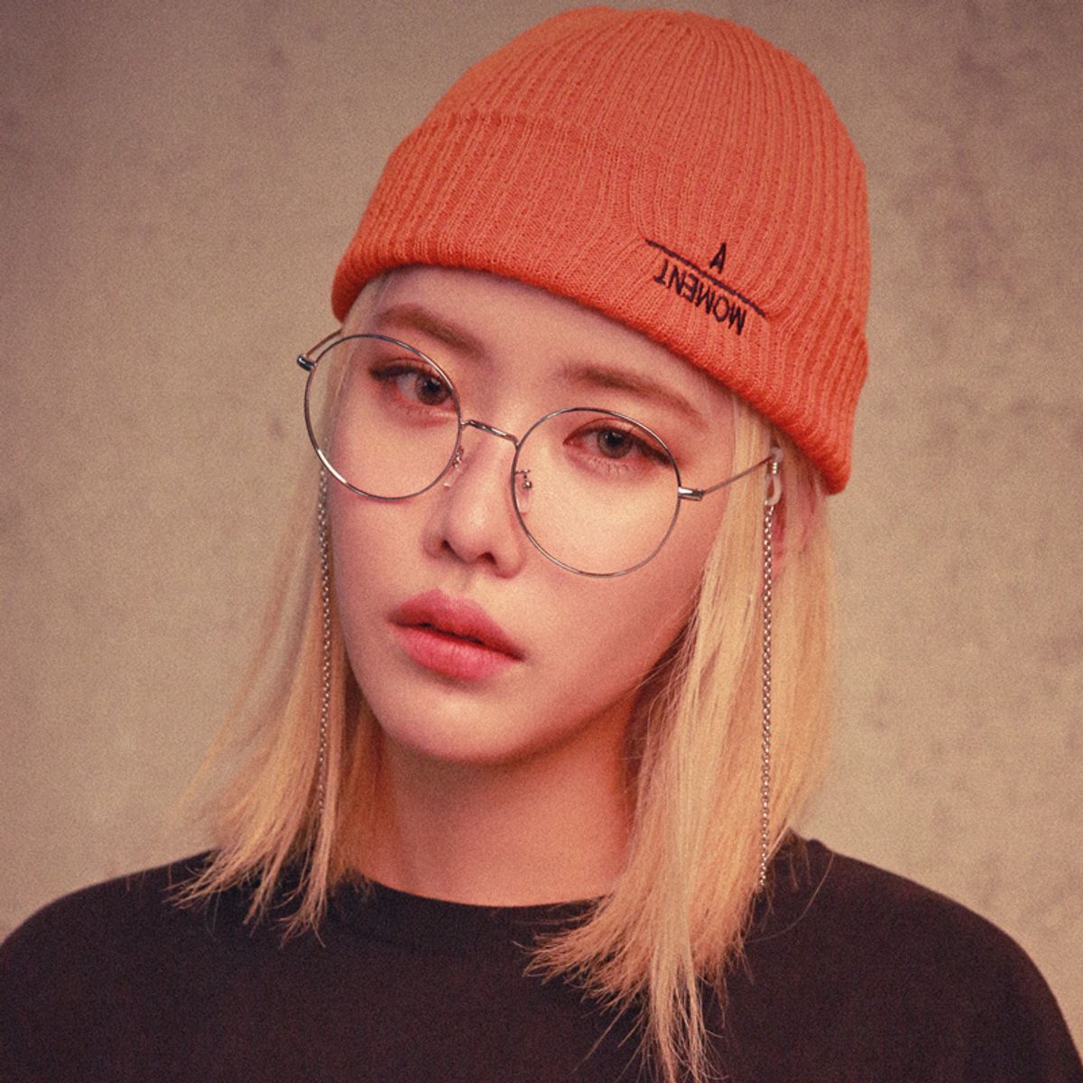 블랙후디(BLACK HOODY) A MOMENT SHORT BEANIE ORANGE