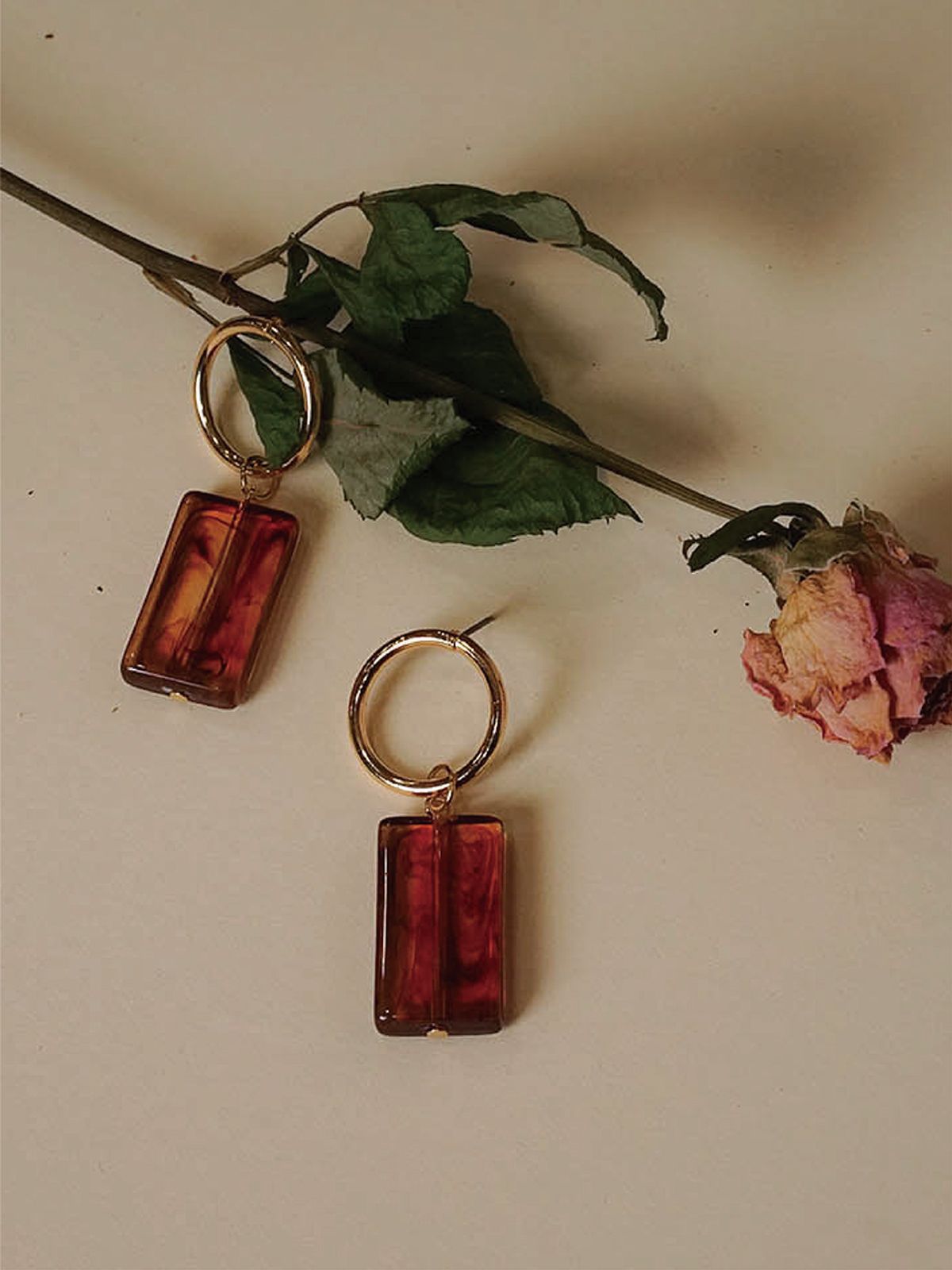 원이너프(ONE ENOUGH) Nouvelle Earrings