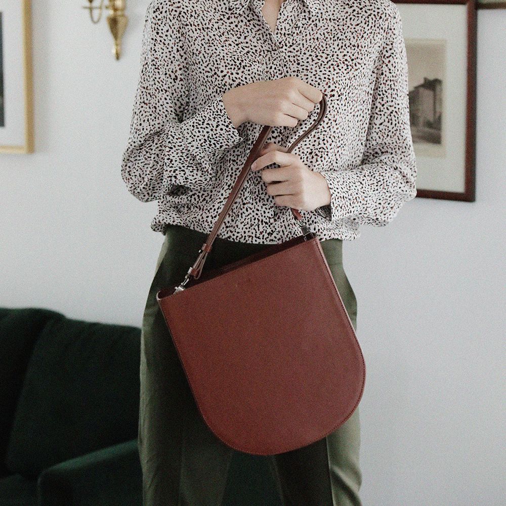 [FENNEC]★FABRIC HALFMOON HOBO BAG MUSINSA | fennec HALFMOON HOBO BAG - BROWN