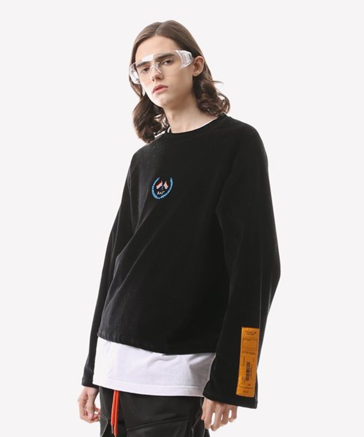 색 스튜디오(SAC STUDIO) VELOUR CROP LONG SLEEVE BLACK