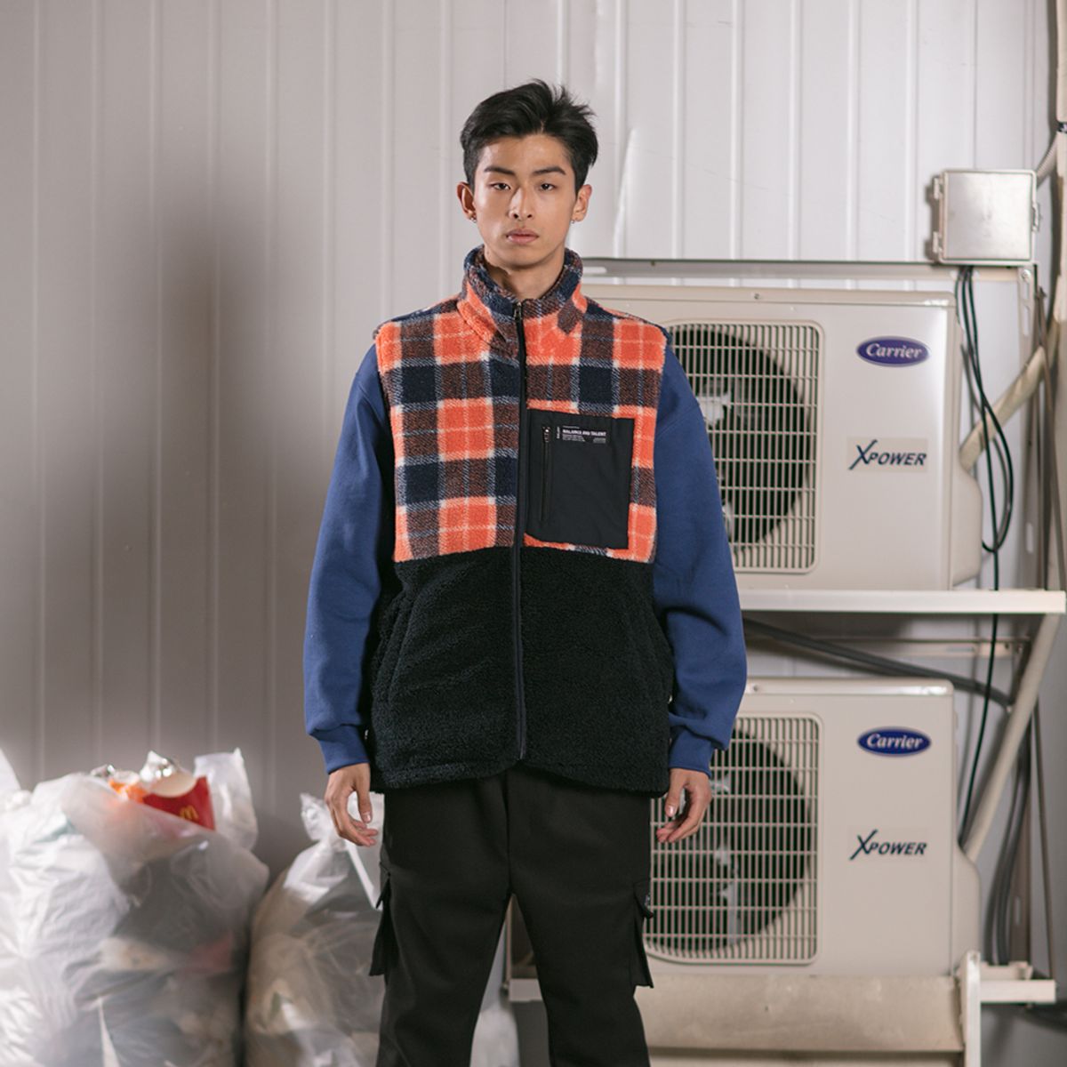 발란트(BALANT) 하이넥 플리스 집업 베스트 오렌지 타입