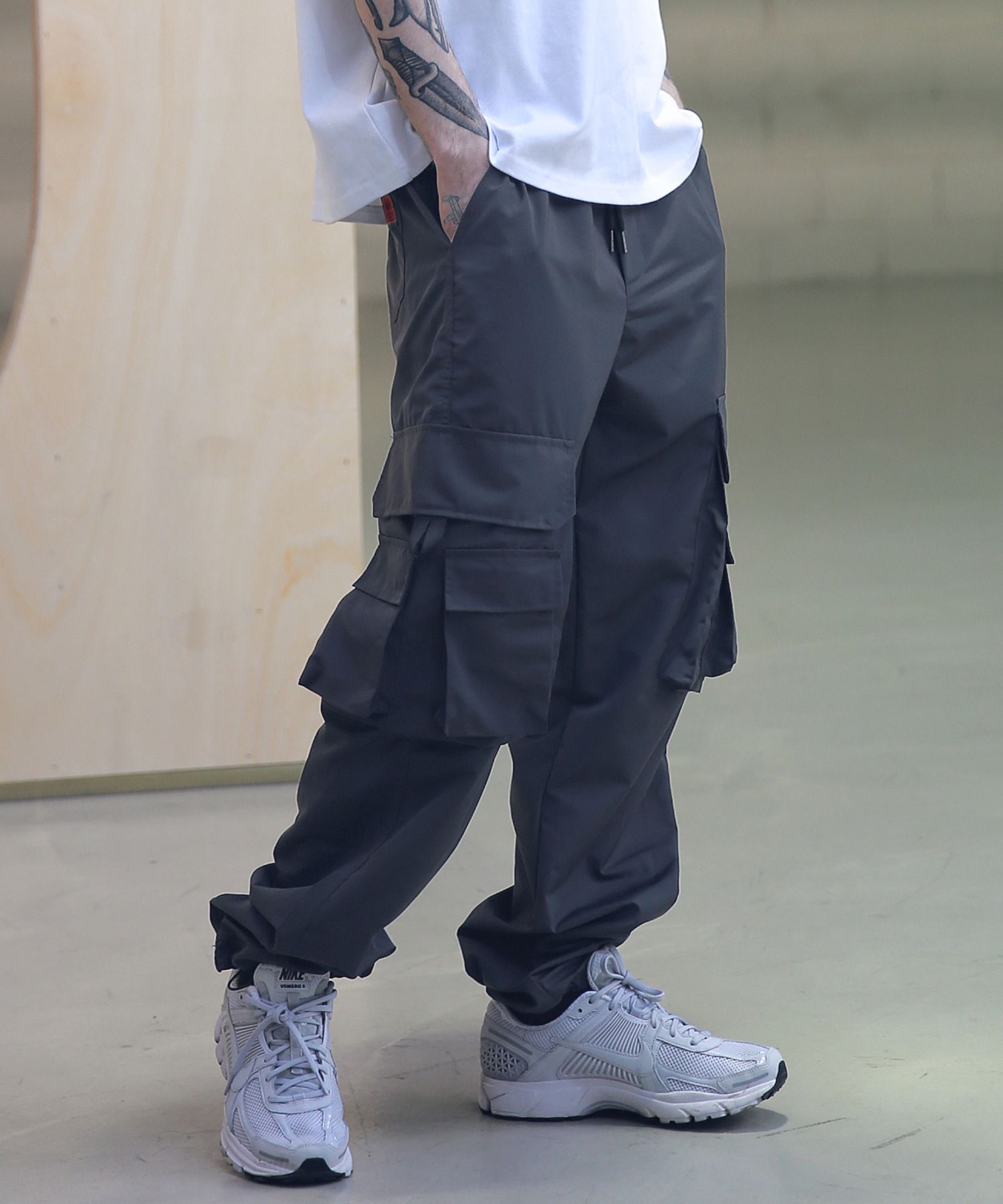 【massnoun】22FW★ DIVISION WIDE CARGO STRING PANTS MUSINSA | MASSNOUN Third Pocket String Cargo Pants MSNTP001-DG