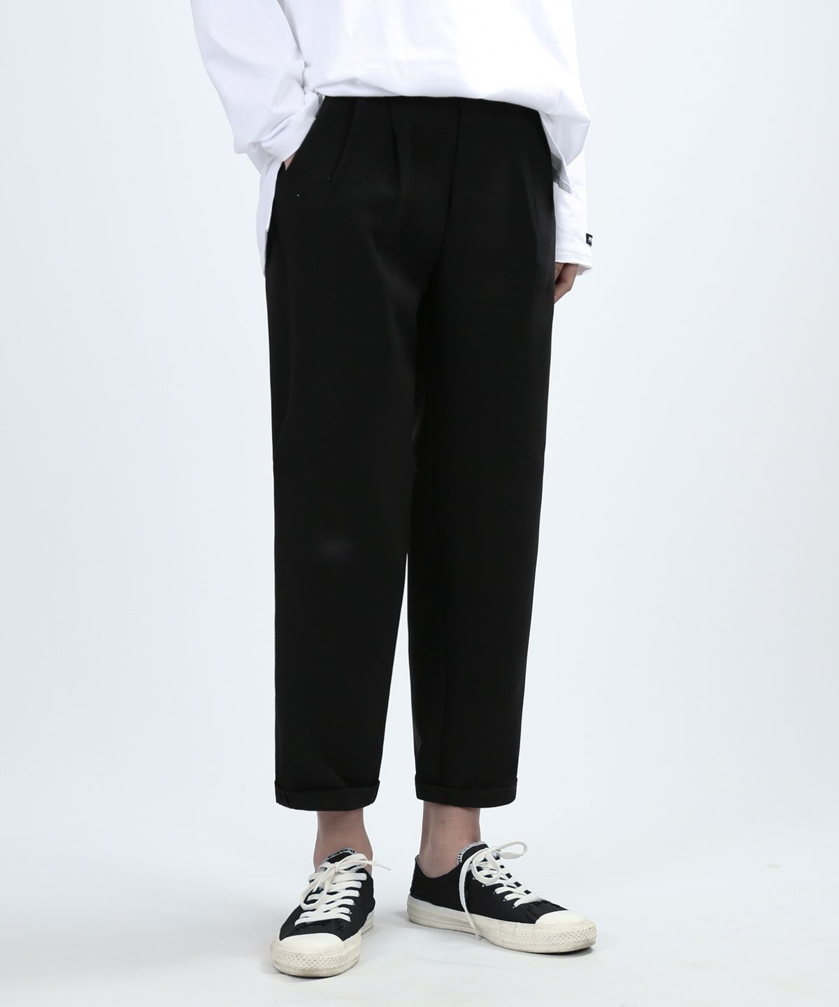 베리베인(VERYVAIN) WIDE PINTUCK SLACKS (BLACK)