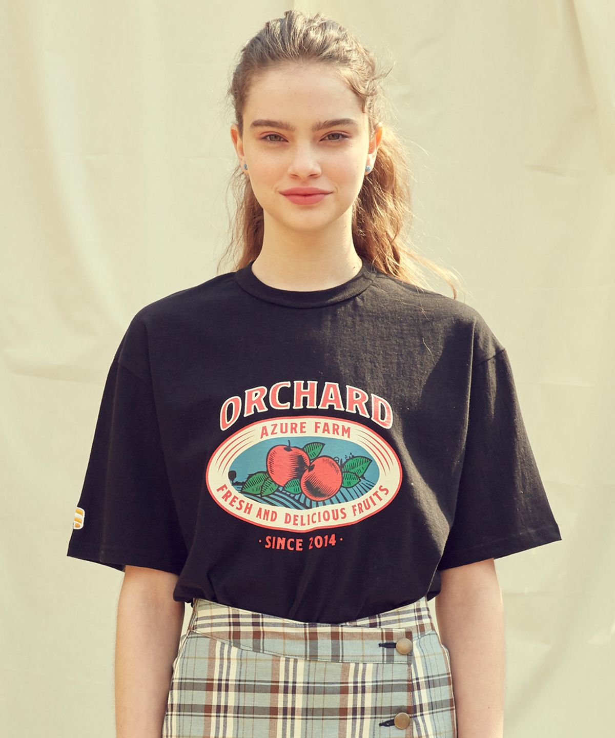 메인부스(MAINBOOTH) Apple T-shirt(BLACK)