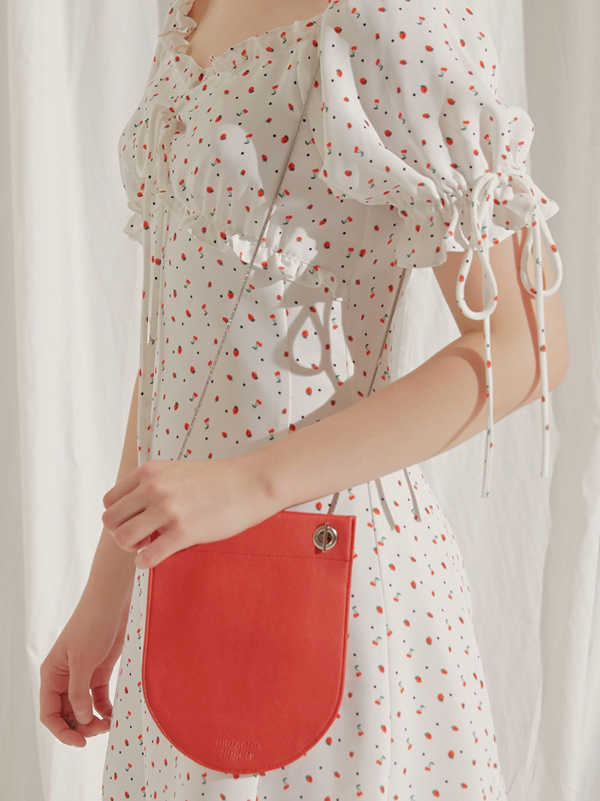 마가린핑거스(MARGARIN FINGERS) round compact bag(RD)
