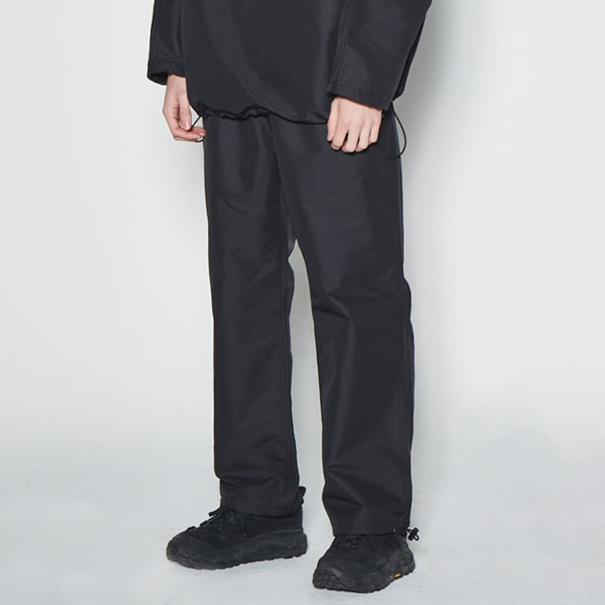아임낫어휴먼비잉(I AM NOT A HUMAN BEING) Ripstop Pants - BLACK