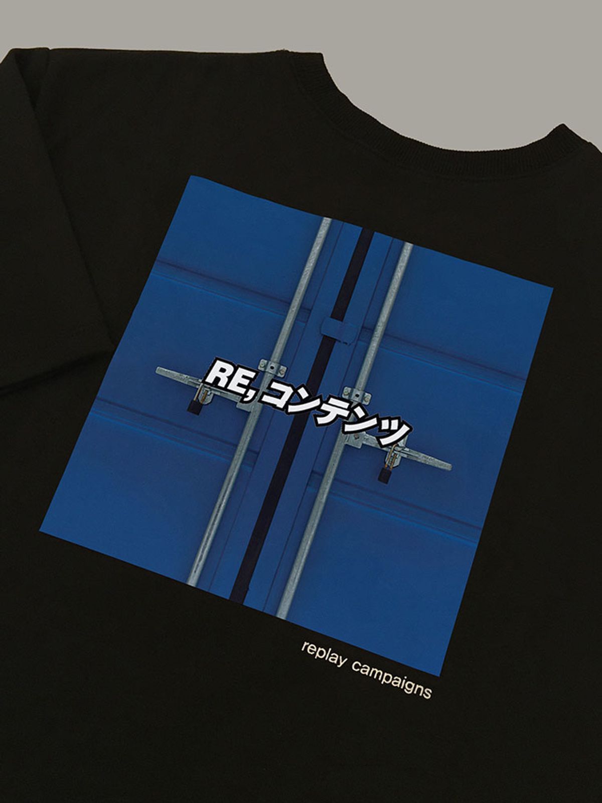 리플레이컨테이너(REPLAY CONTAINER) new black replay campaign 1/2 tee (cobalt blue)
