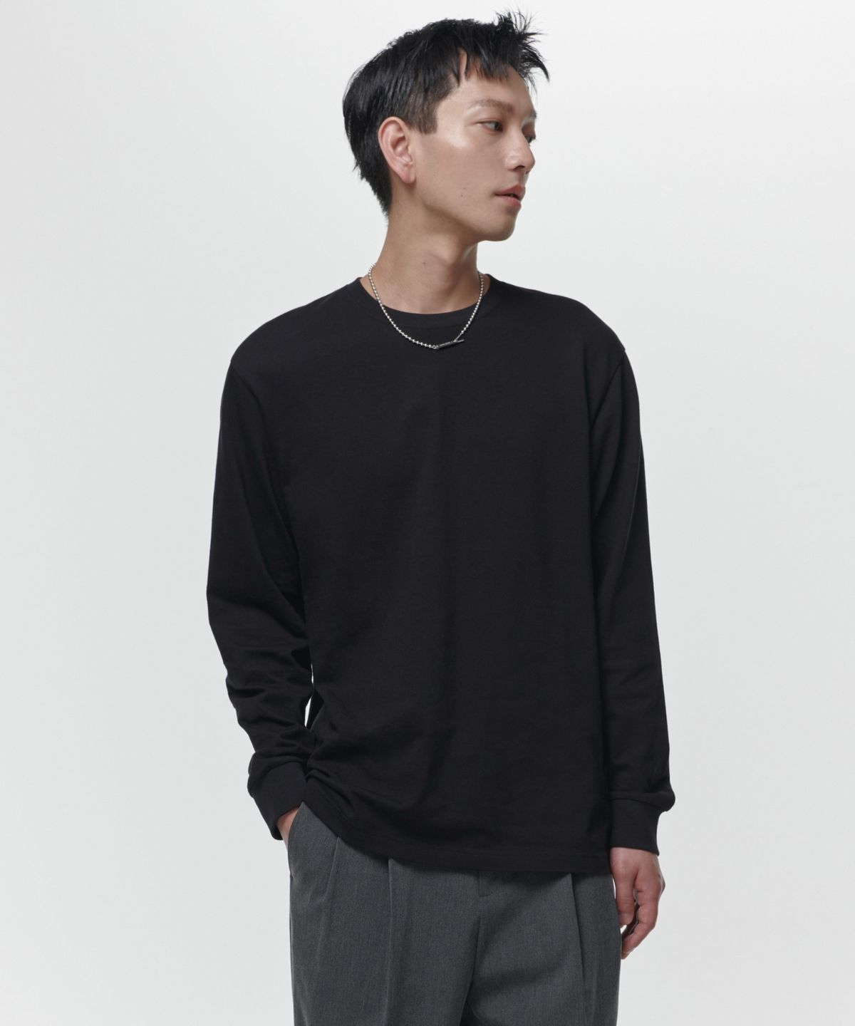 무신사 스탠다드(MUSINSA STANDARD) 크루 넥 긴소매 티셔츠 [블랙]