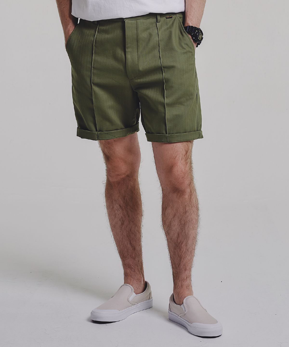 스테이지 네임(STAGE NAME) 핀턱 밴딩 반바지_카키