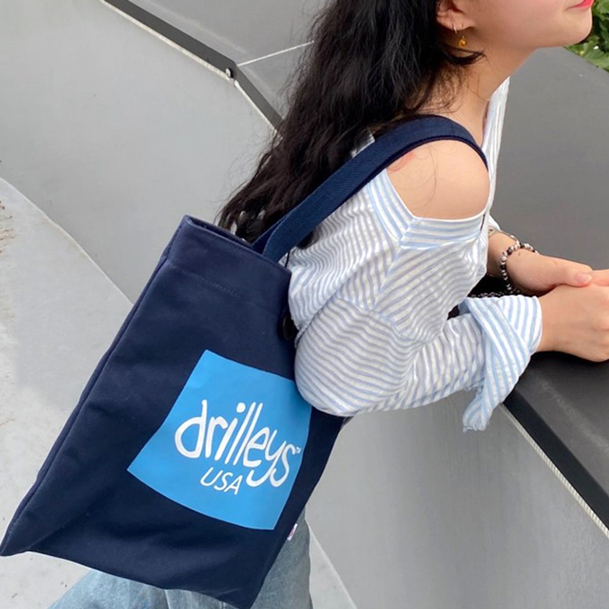 드릴리스(DRILLEYS) 에코백 네이비블루