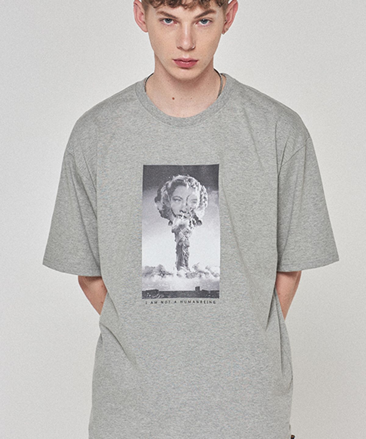 아임낫어휴먼비잉(I AM NOT A HUMAN BEING) Nuclear Tee - GREY