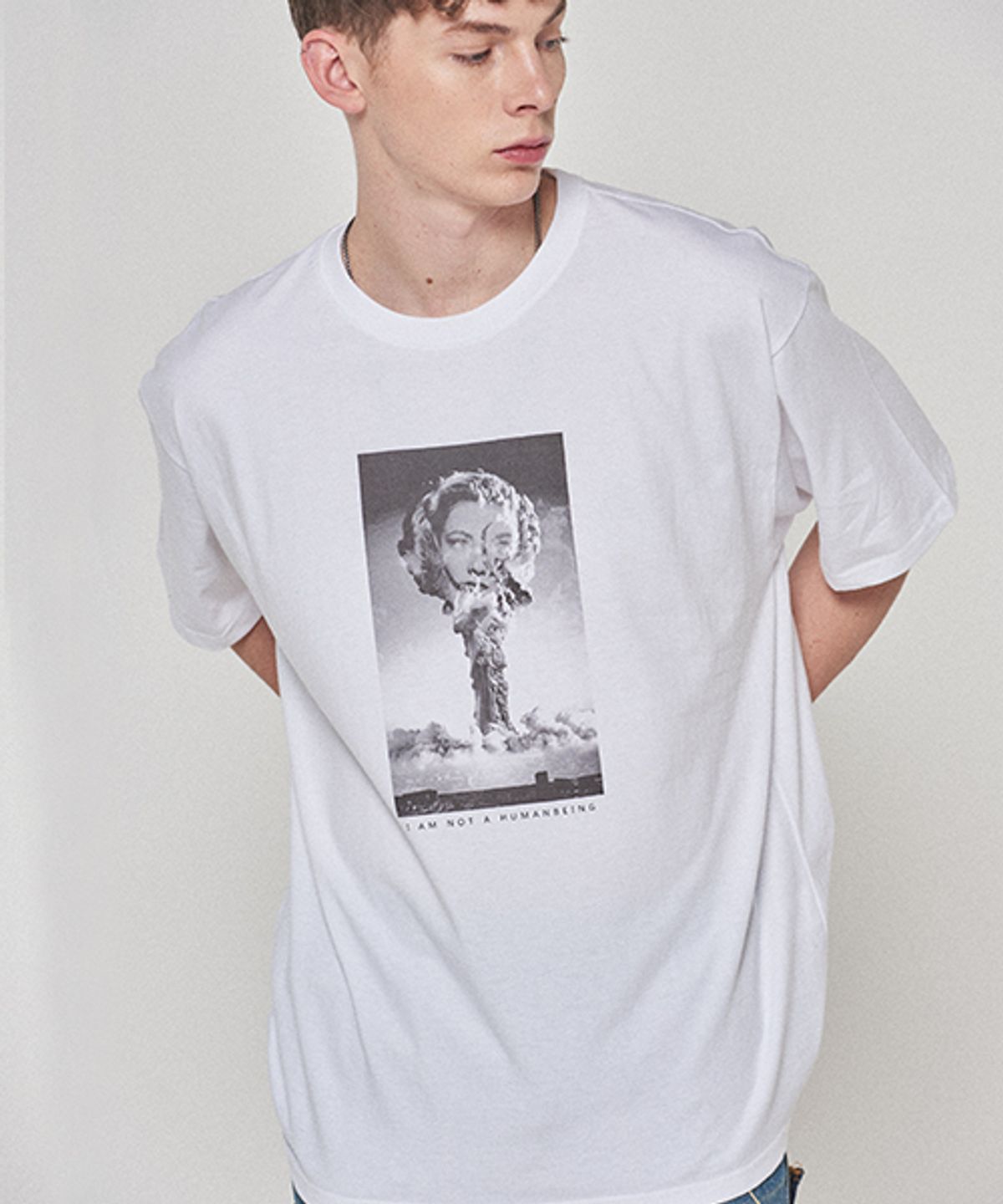 아임낫어휴먼비잉(I AM NOT A HUMAN BEING) Nuclear Tee - WHITE