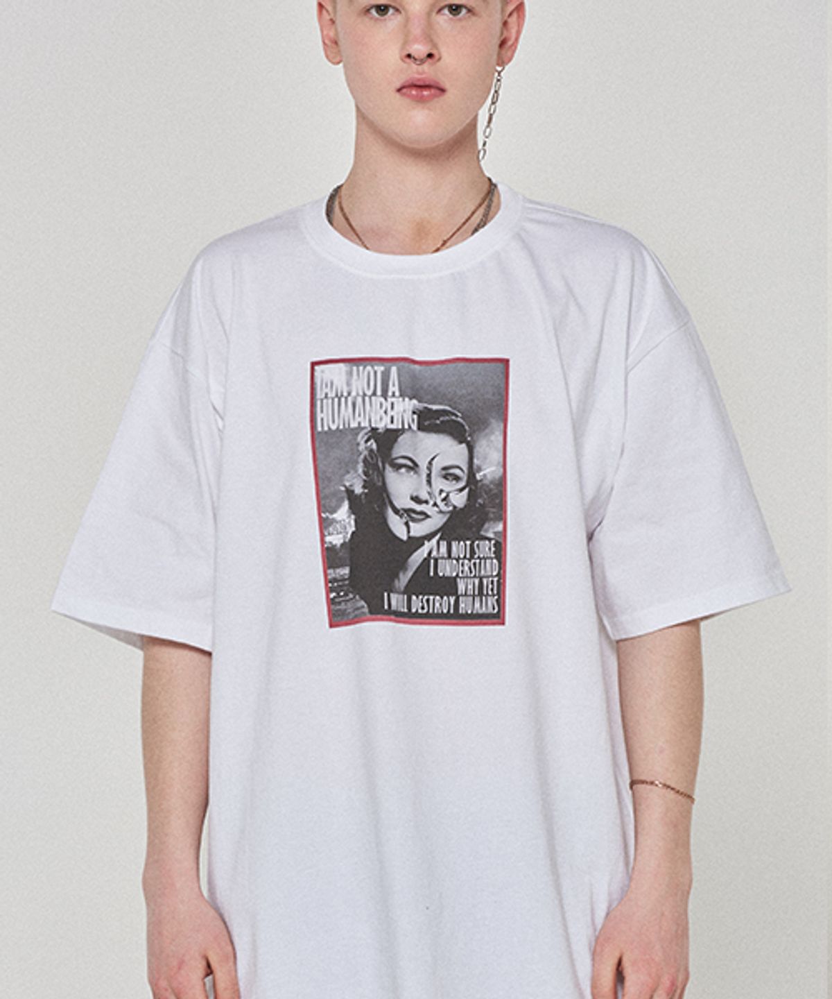 아임낫어휴먼비잉(I AM NOT A HUMAN BEING) Magazine Tee - WHITE