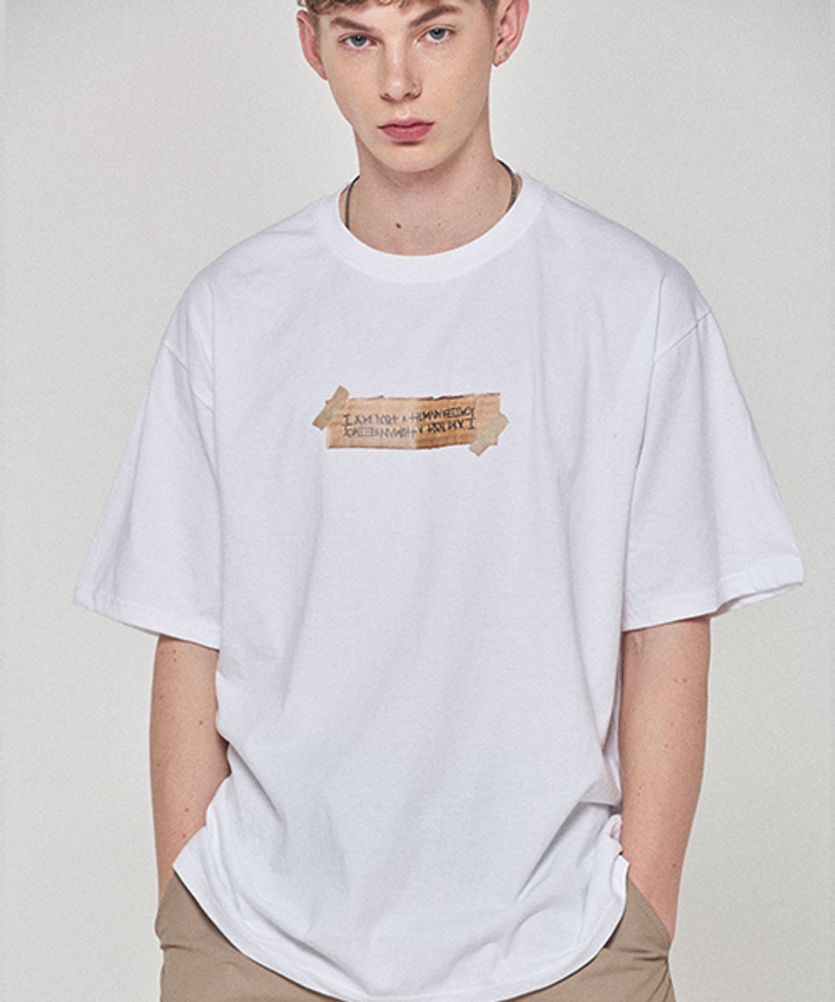 아임낫어휴먼비잉(I AM NOT A HUMAN BEING) Box Logo Tee - WHITE